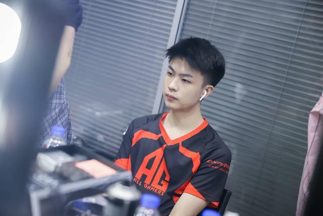 Team Falcons 对阵 G2 Esports ， Team Vitality 将在2025年电子竞技世界杯首场比赛中对阵 Team Liquid