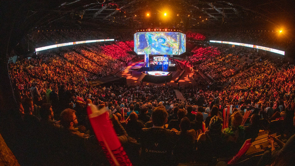 仁川正在赠送礼物，而冰岛正在全力以赴！Creme Yongen在整场比赛中表现出色， Top Esports 在第一场比赛中击败了 Invictus Gaming 。