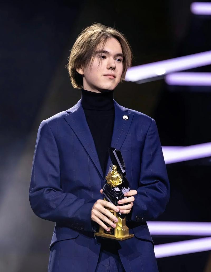 猎鹰队将对阵 FaZe，Aurora 将迎战 FURIA Esports 争夺 FISSURE Playground 2 淘汰赛名额